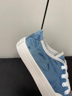 L-Sneakers