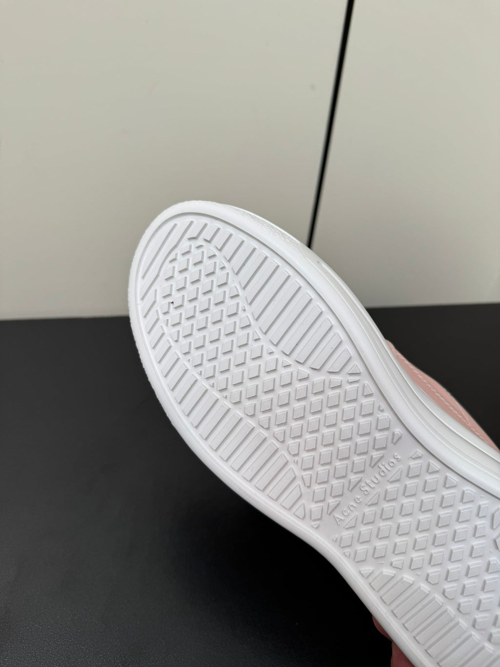 S-Sneakers