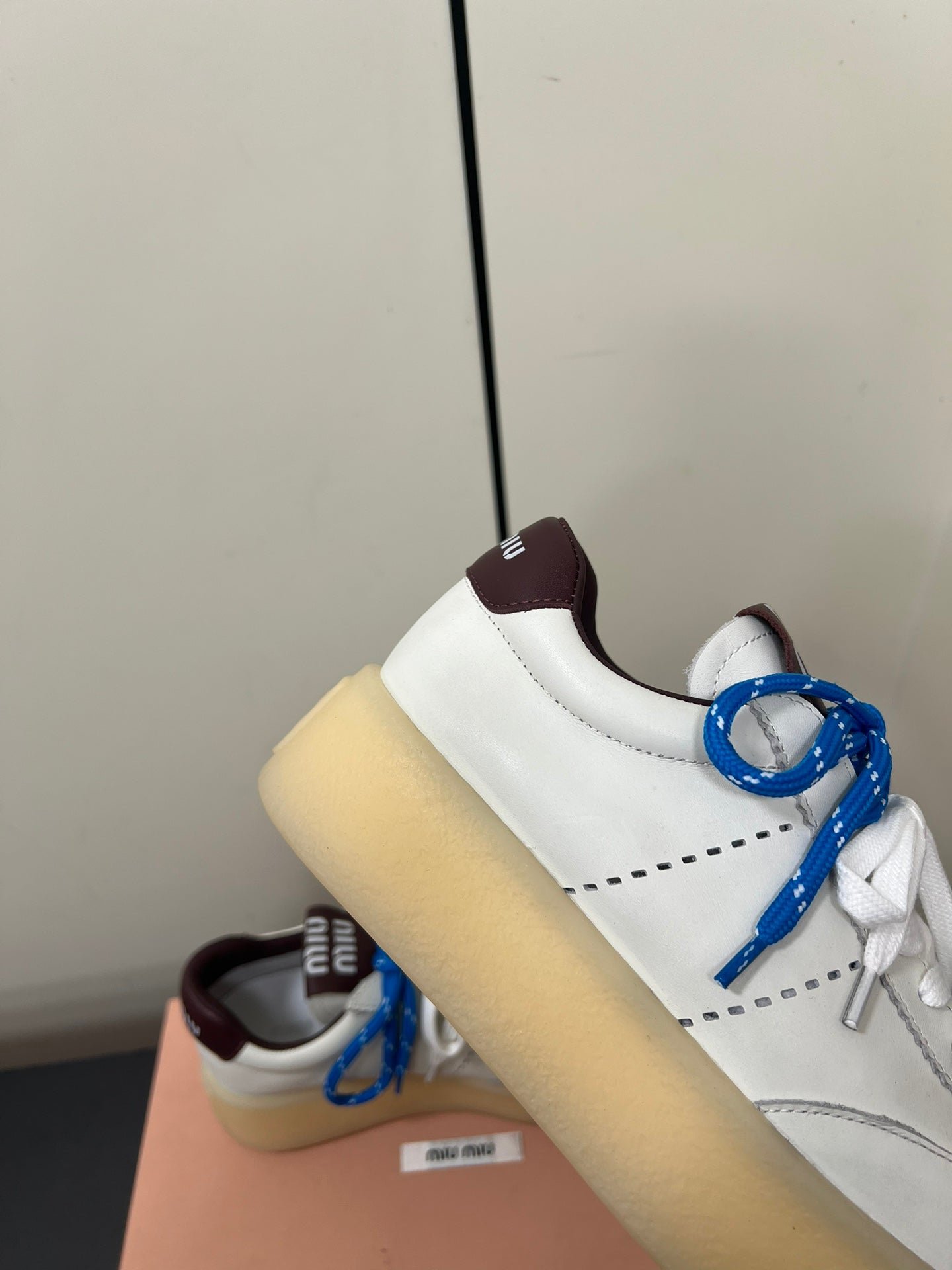 M-Sneakers