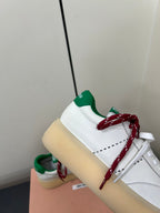 M-Sneakers