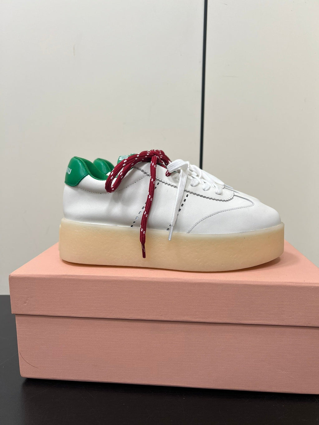 M-Sneakers