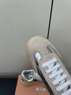 M-Sneakers
