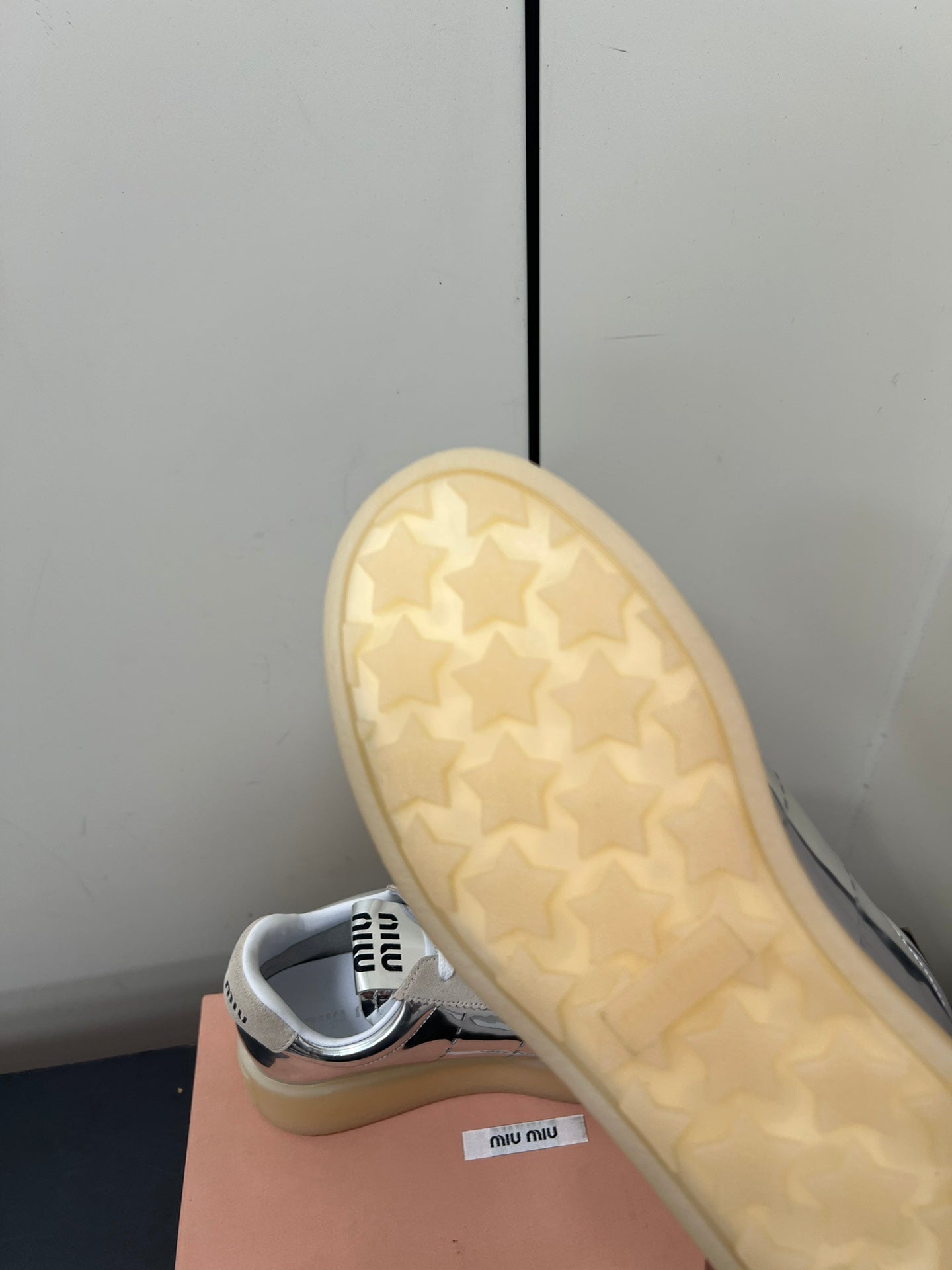 M-Sneakers
