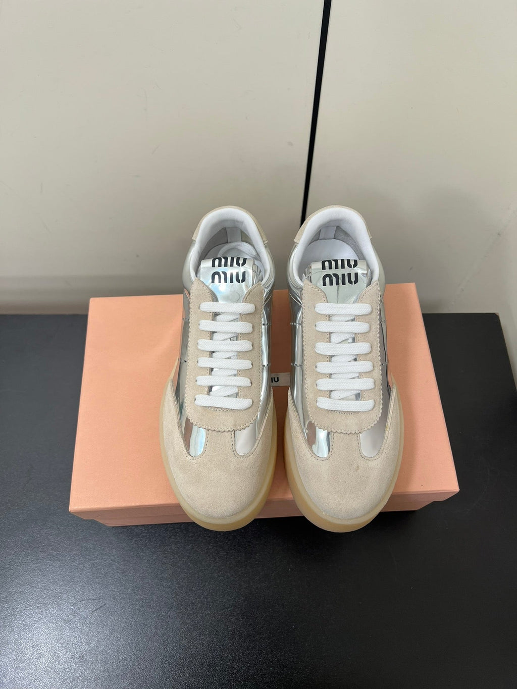 M-Sneakers