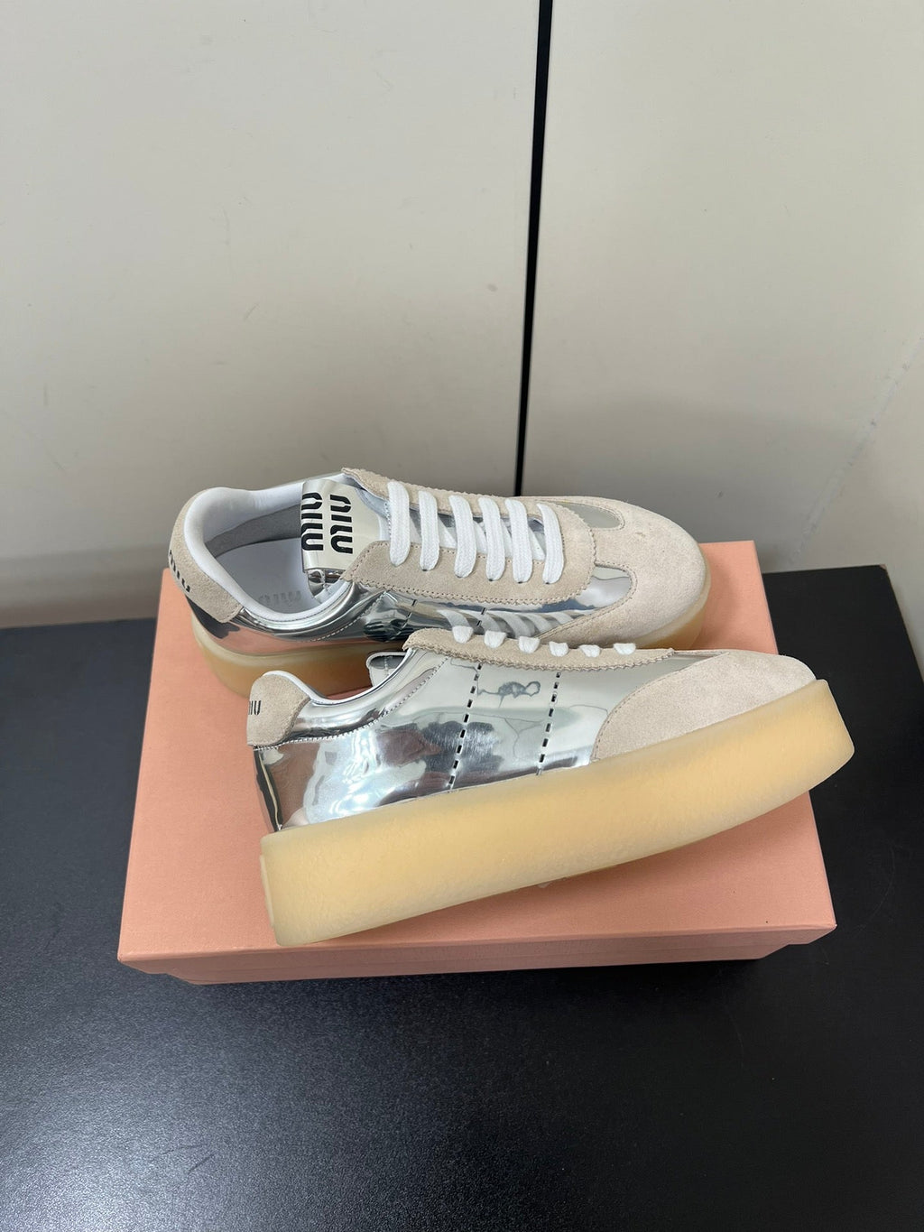 M-Sneakers