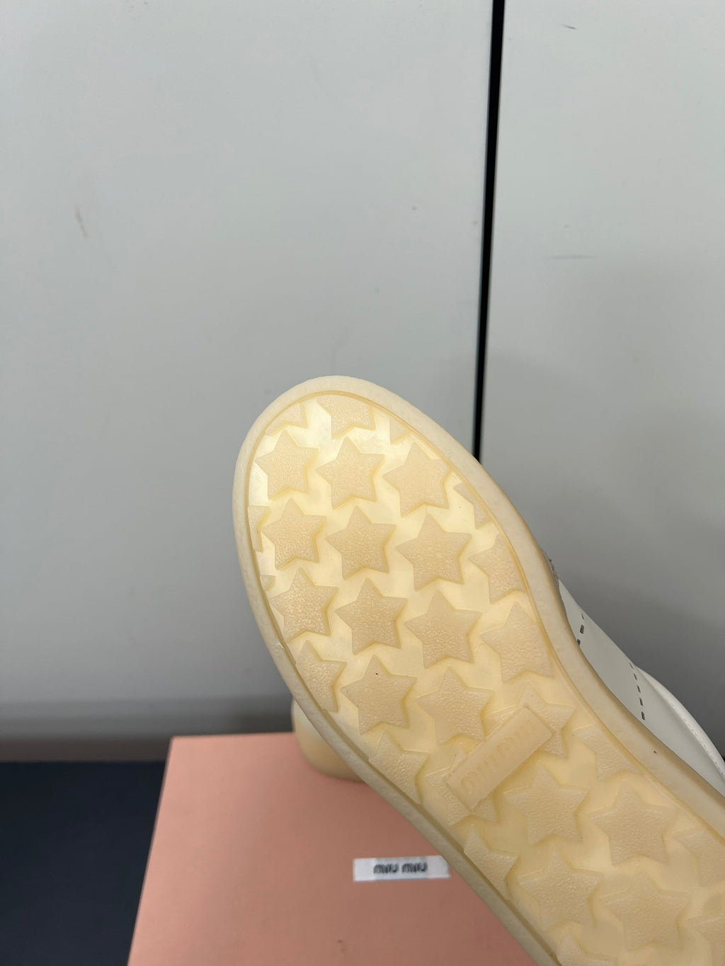 M-Sneakers