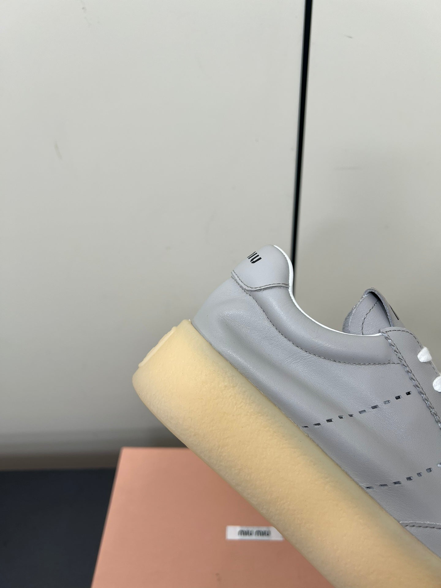 M-Sneakers