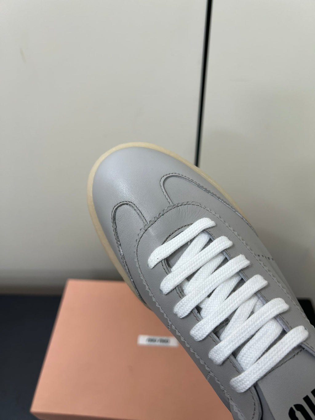 M-Sneakers