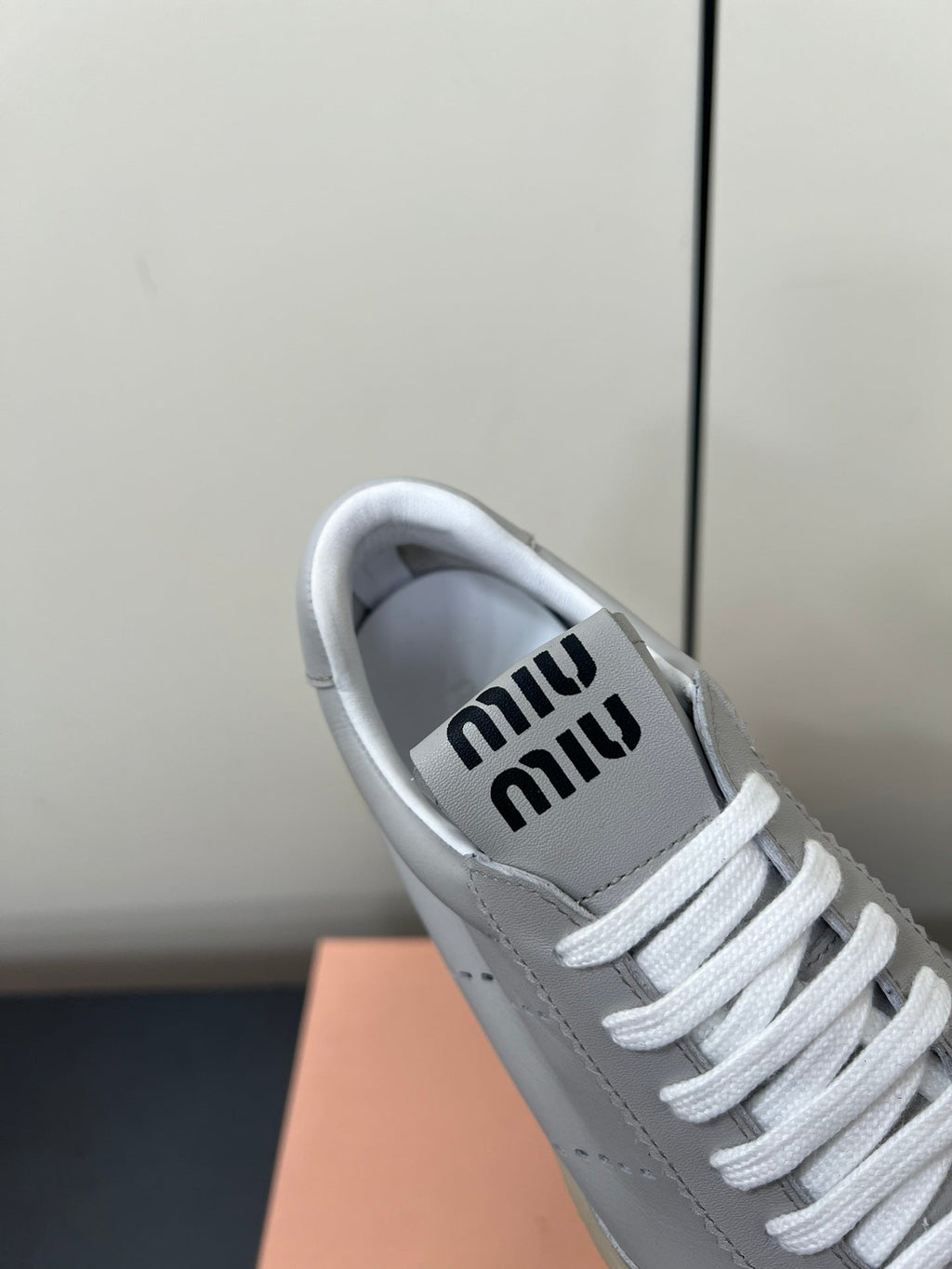 M-Sneakers