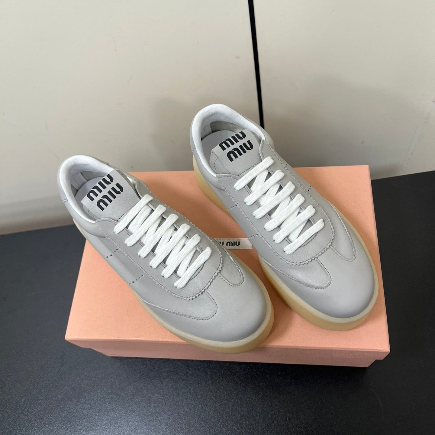 M-Sneakers