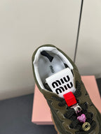 M-Sneakers