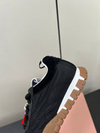 M-Sneakers