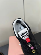 M-Sneakers