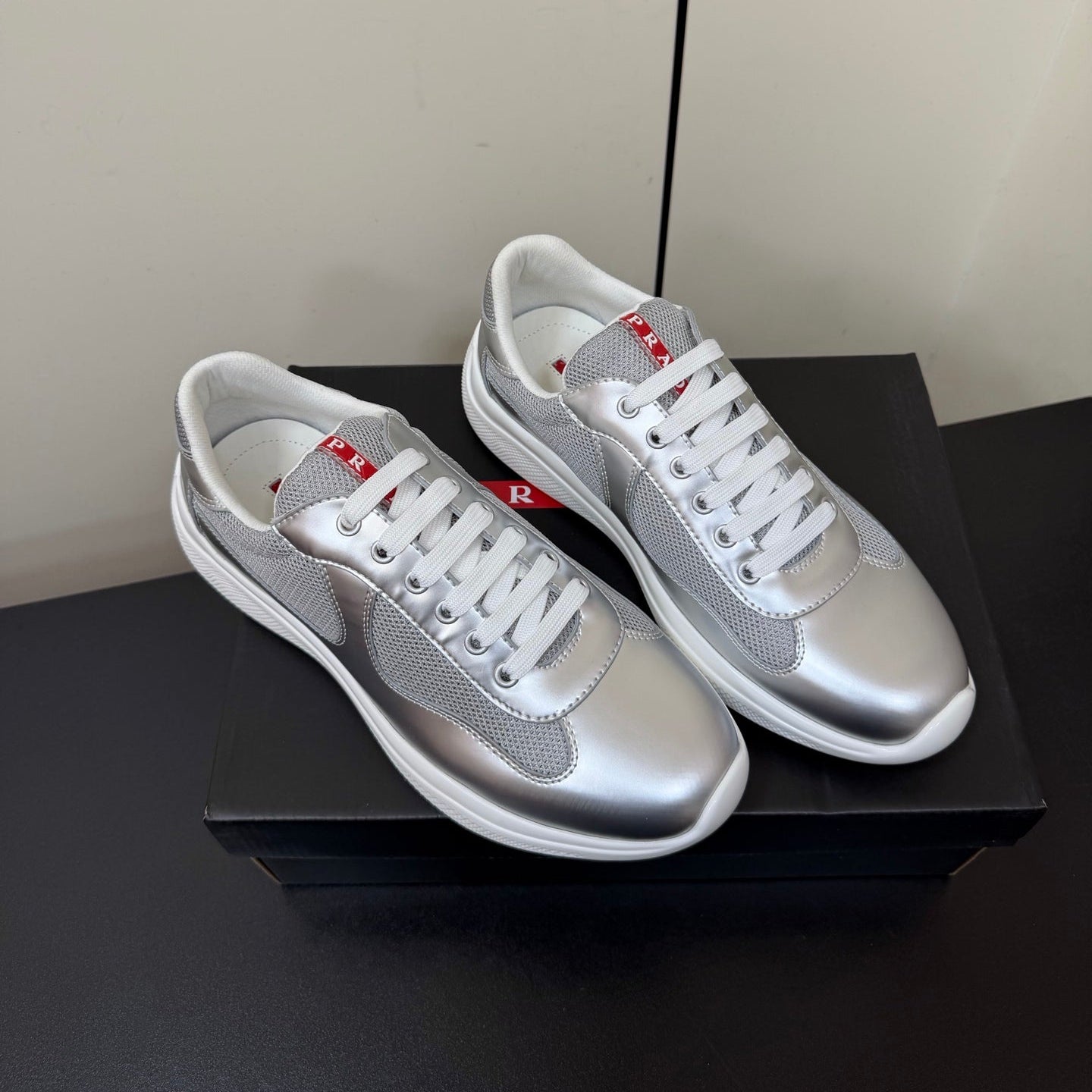 P-Sneakers