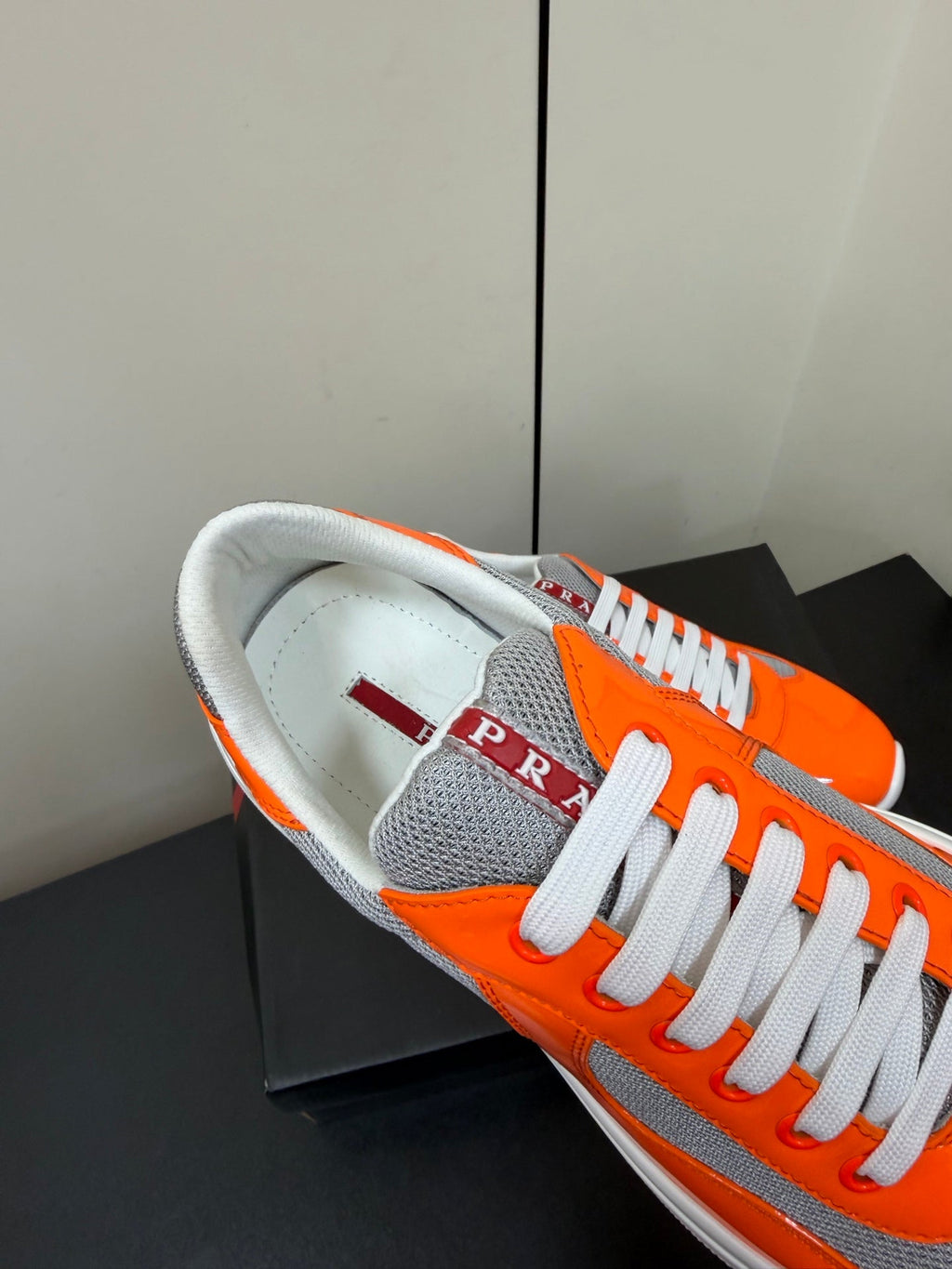 P-Sneakers