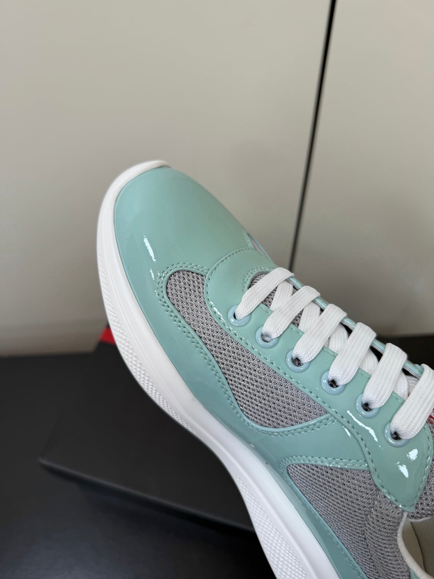 P-Sneakers