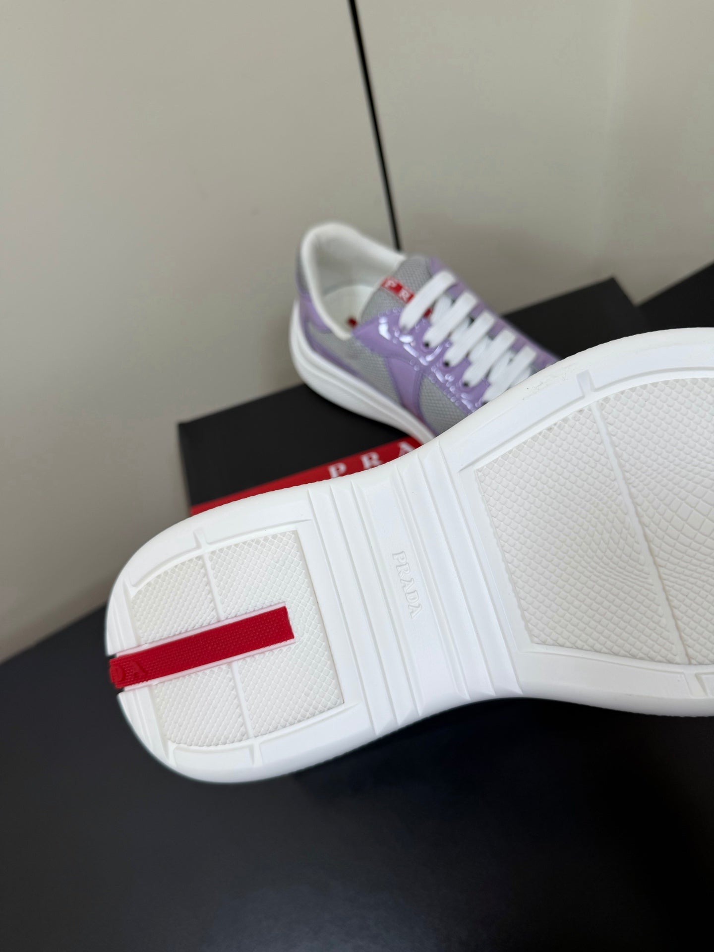 P-Sneakers