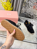 M-Sneakers