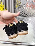 M-Sneakers