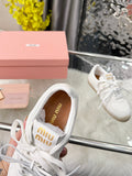 M-Sneakers