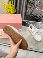 M-Sneakers
