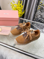 M-Sneakers