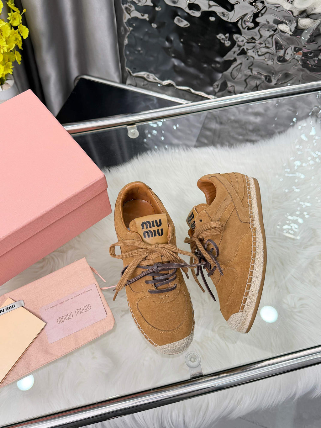 M-Sneakers