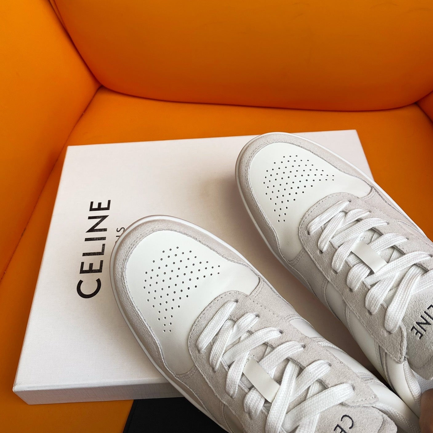 S-Sneakers