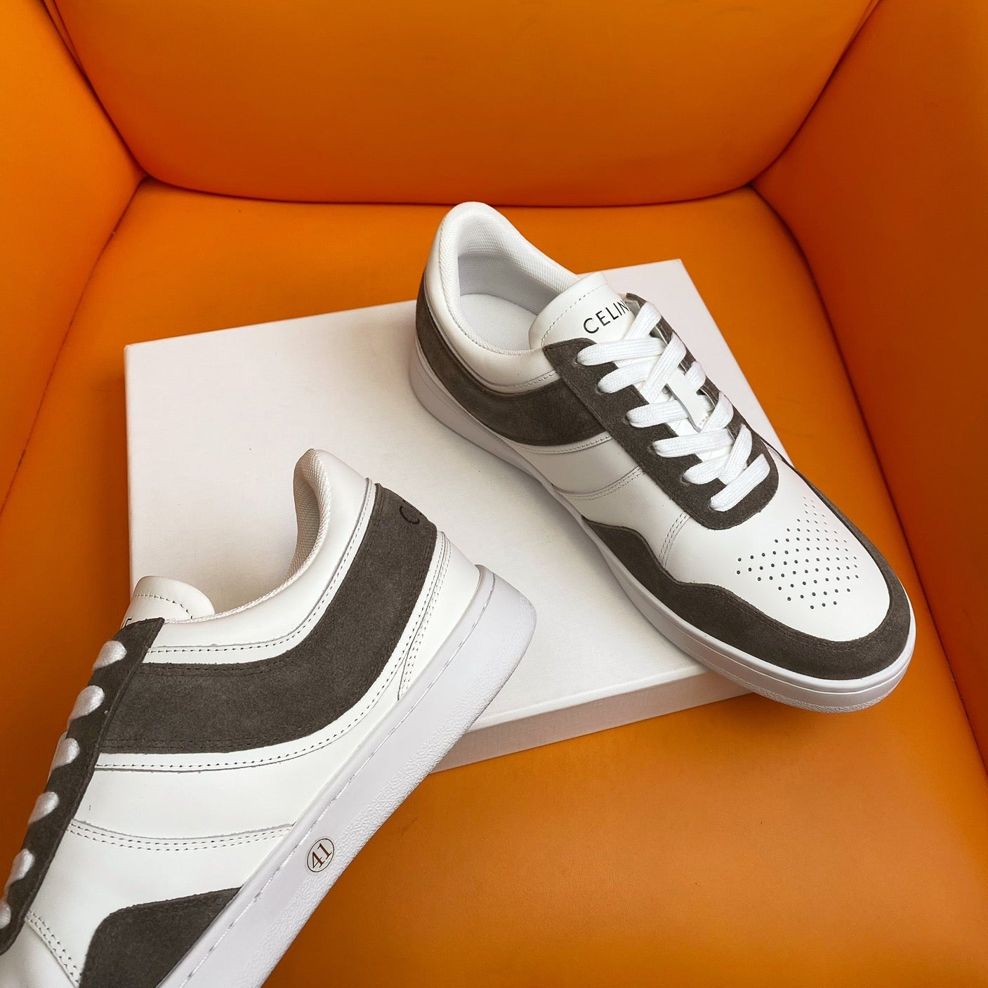 S-Sneakers