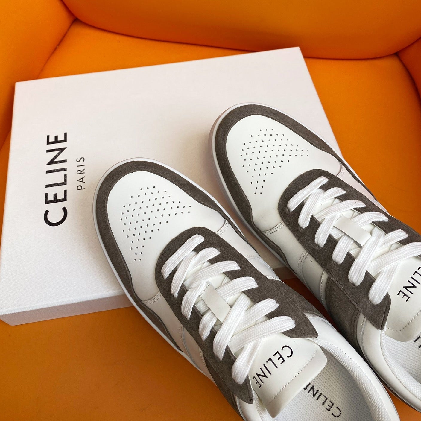 S-Sneakers