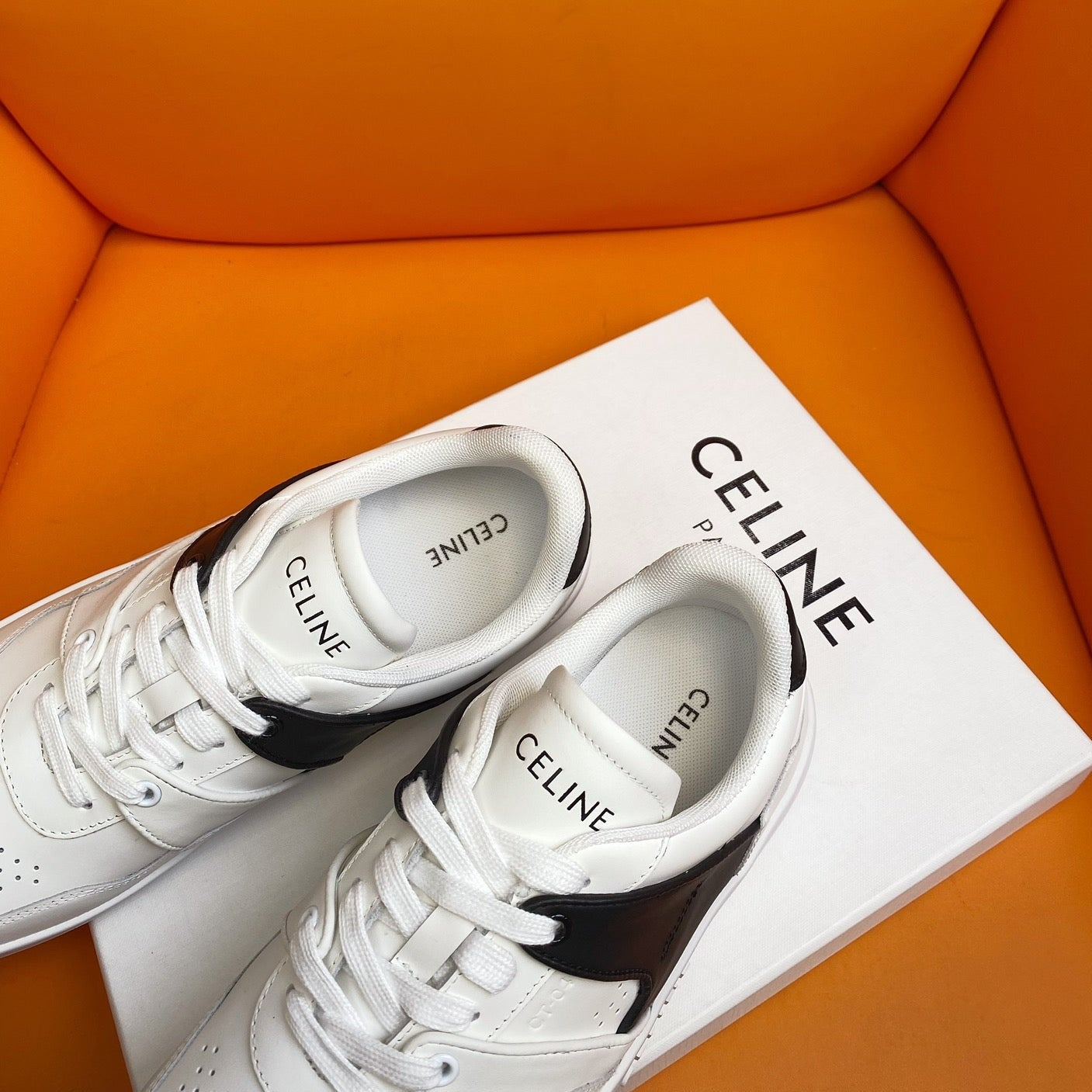 S-Sneakers