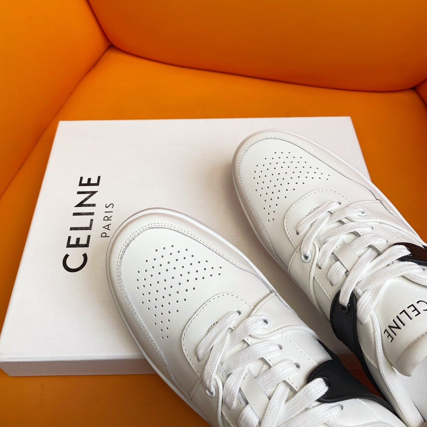 S-Sneakers