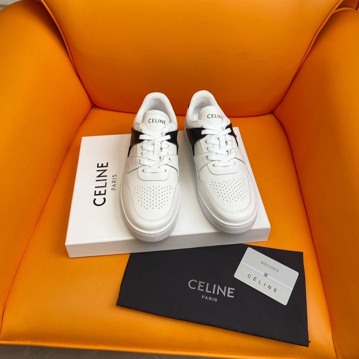 S-Sneakers