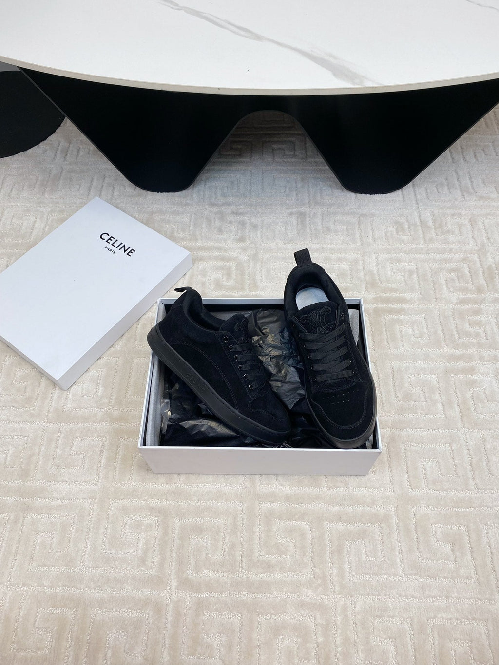 S-Sneakers