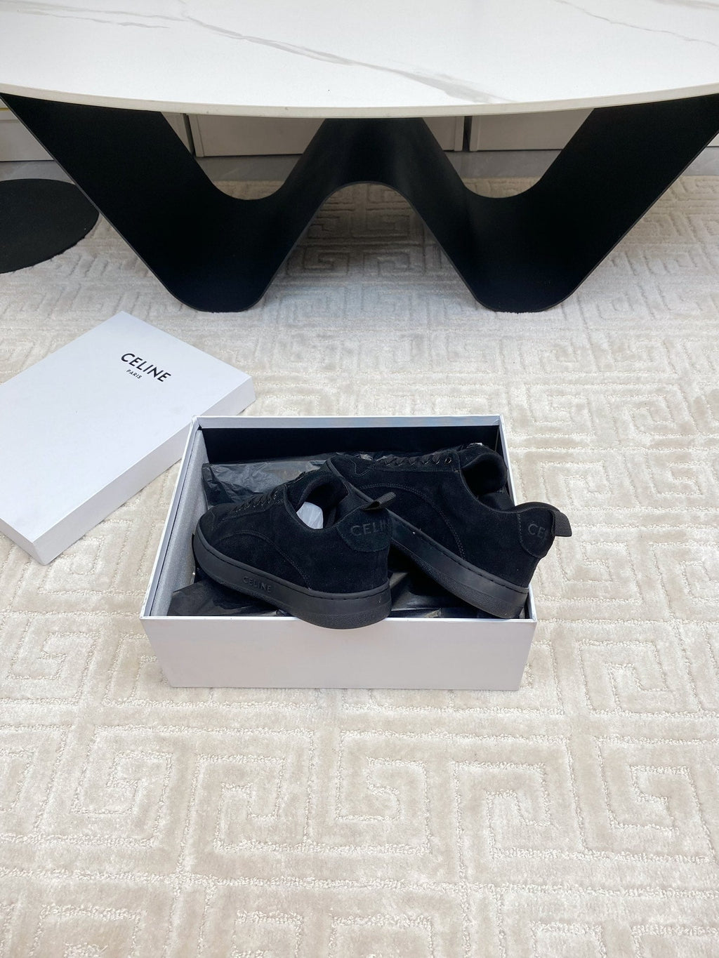 S-Sneakers