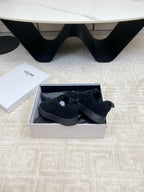 S-Sneakers