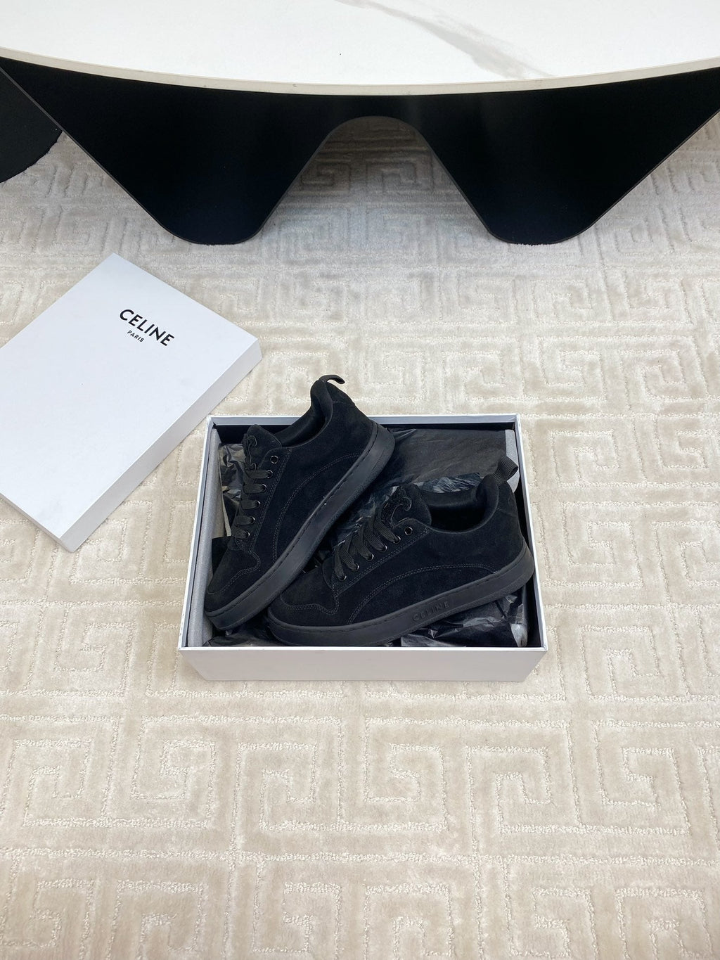 S-Sneakers