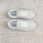 S-Sneakers