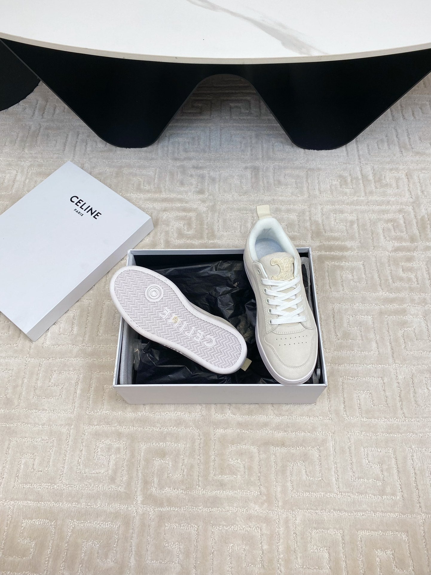 S-Sneakers
