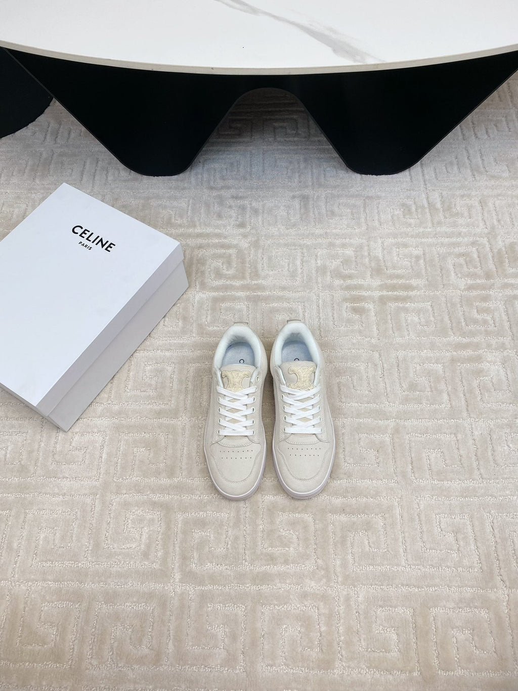 S-Sneakers