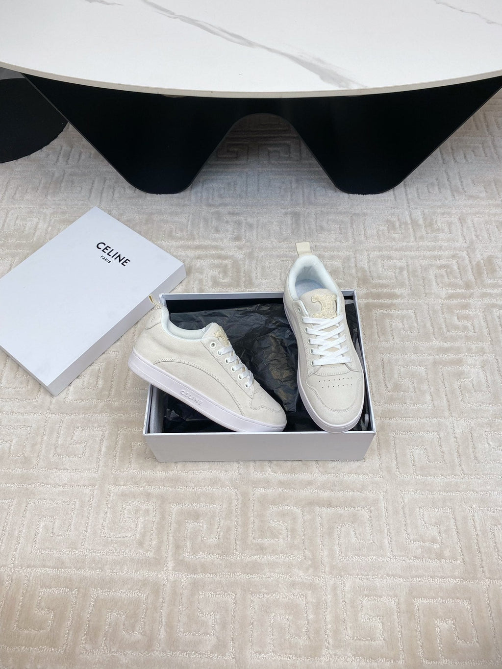 S-Sneakers