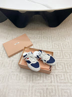 M-Sneakers