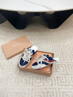 M-Sneakers