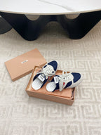 M-Sneakers