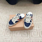 M-Sneakers