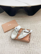 M-Sneakers