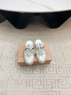 M-Sneakers