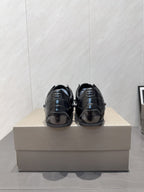 B-Sneakers