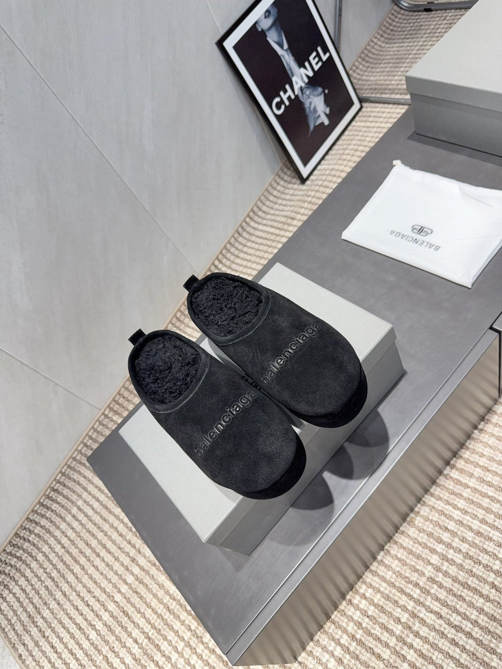 B-Sneakers