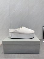 B-Sneakers